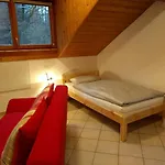 Komfortabel Wohnen Am Waldrand Von Pitzling דירה