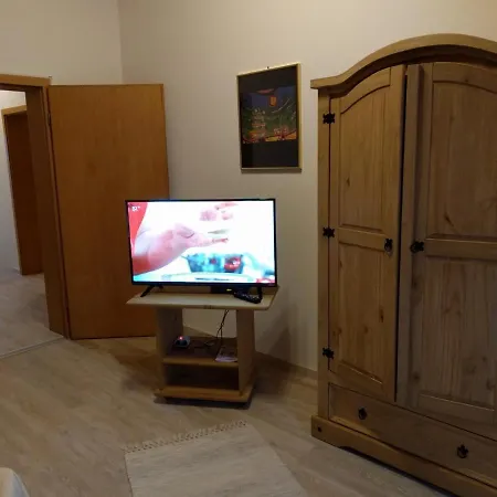 Komfortabel Wohnen Am Waldrand Von Pitzling Apartment *