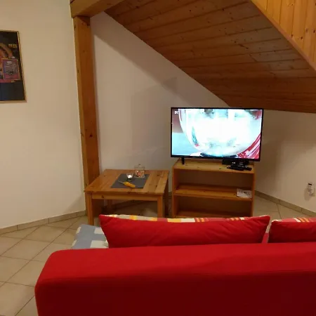 Komfortabel Wohnen Am Waldrand Von Pitzling Apartment *
