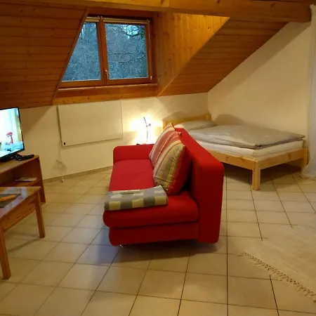 Komfortabel Wohnen Am Waldrand Von Pitzling Appartamento