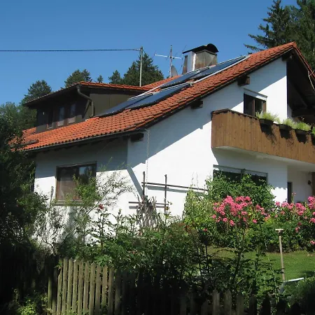 Komfortabel Wohnen Am Waldrand Von Pitzling Apartment