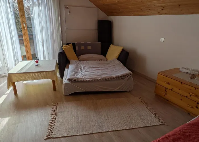 Apartamento Komfortabel Wohnen Am Waldrand Von Pitzling